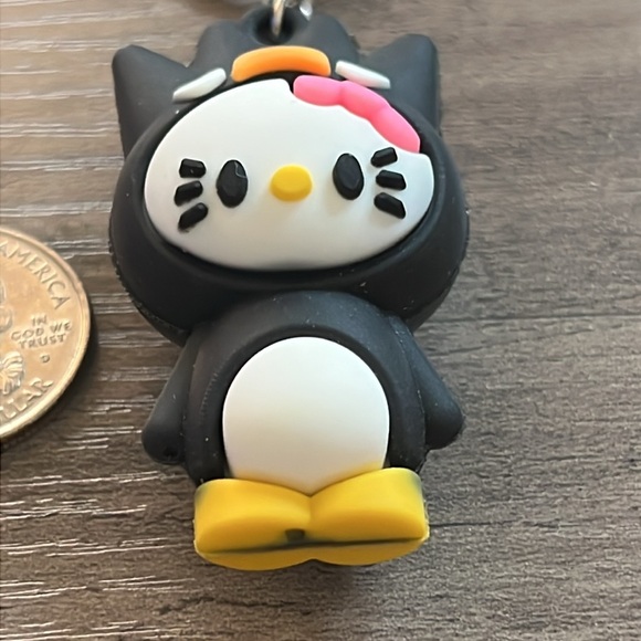 🎄 5 for $25 🎄 Hello Kitty keychain - Picture 2 of 4